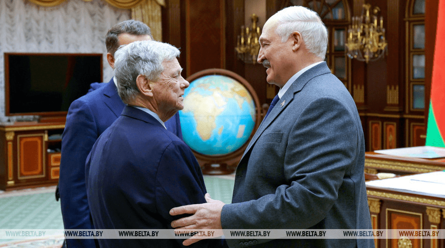 Лукашенко провел встречу со спецпосланником США в Беларуси Джоном Коулом 