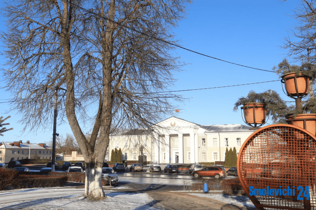 Обзор за неделю. На Смолевиччине выбрали “учителя года”, библиотека отметила вековой юбилей, а молодежь предложила идеи