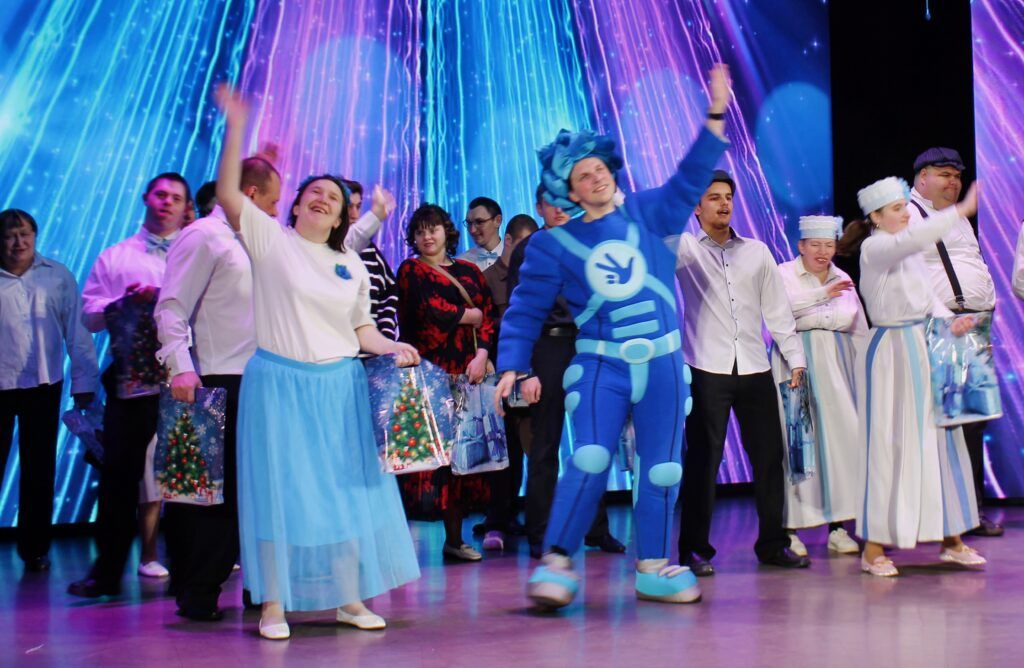 «Зажги свою звезду»: в Смолевичах прошел инклюзивный фестиваль творчества