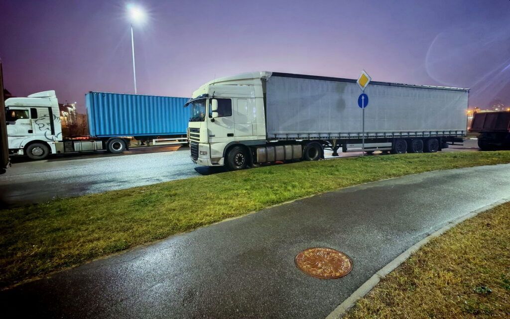 Лукашенко прокомментировал ситуацию с литовскими грузовиками в Беларуси