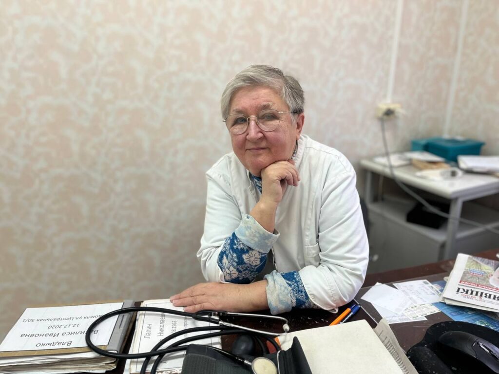 Местный врач работает для жителей Прилеп уже 40 лет