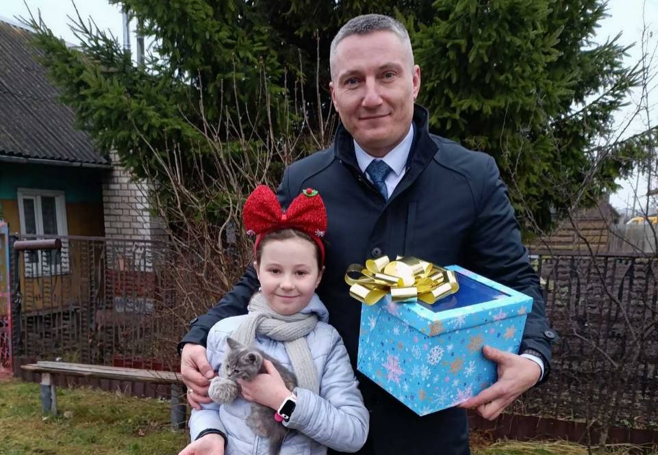 Пушистый сюрприз. Николай Парамонов исполнил мечту маленькой гимназистки