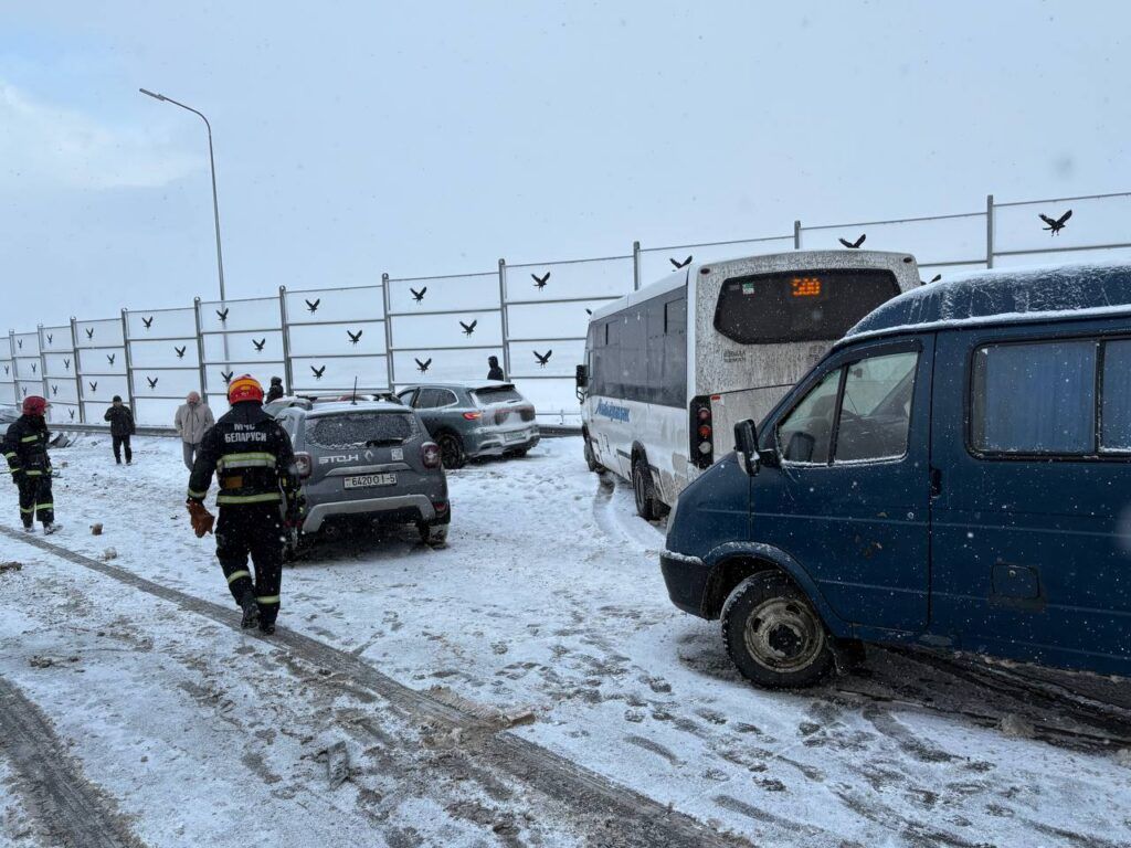 В Смолевичском районе произошла авария с участием 7 автомобилей