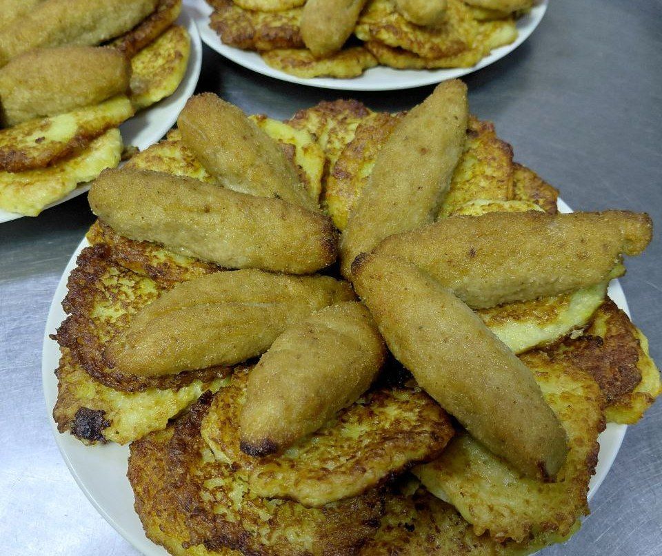 «Вежа», драники и руляда из птицы. В кафе «Березка» рассказали, какие блюда входят в топ праздничного меню