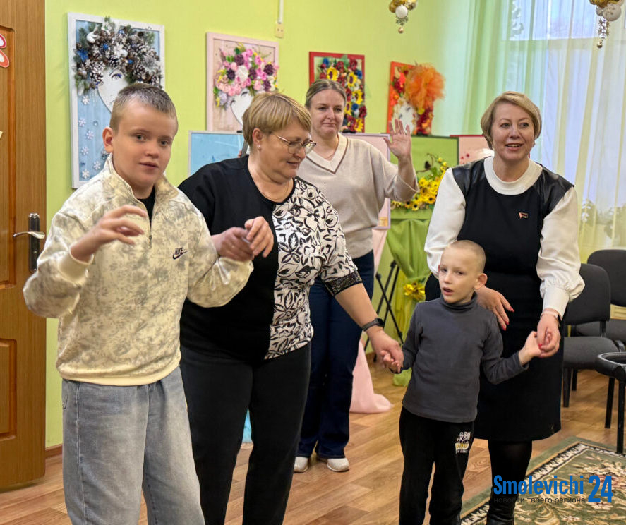 Хоровод радостей: коммунальщики поздравили воспитанников коррекционного центра