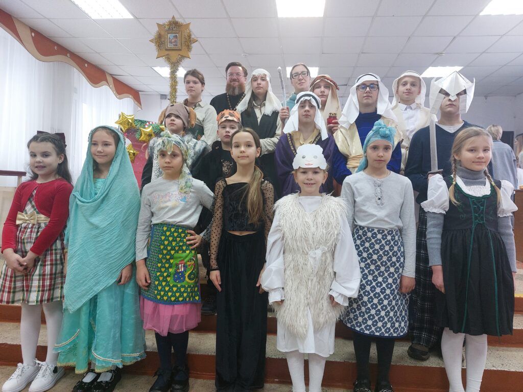 «Наполняя сердца светом и теплом». Рождественское представление от воспитанников Воскресной школы храма