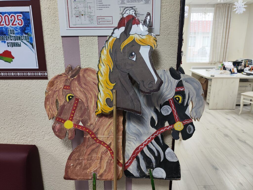 Новогодний хоббихорсинг повеселил барсуковцев