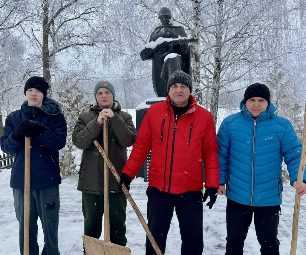 Учащиеся и педагоги Усяжской средней школы имени Ф. Г. Подберезко присоединились к акции «Обелиск»