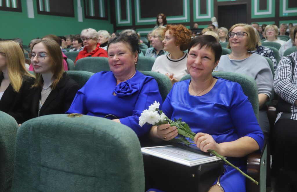 О людях с заботой. В Смолевичах отметили лучших работников социальной защиты