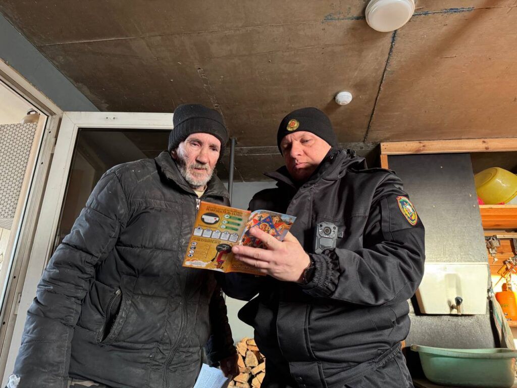 Смолевичский РОЧС проводит специальные профилактические мероприятия «Дом без пожара» в домах жителей Драчковского сельсовета