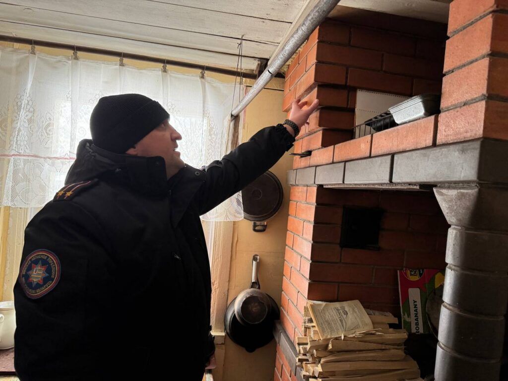 Специальное профилактическое мероприятие «Дом без пожара» продолжается. Смолевичский РОЧС выехал в Прилепы