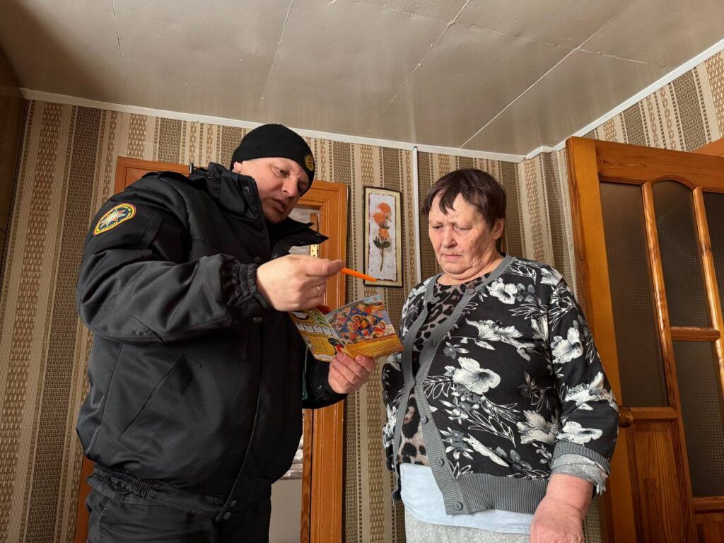 Рейд по Смолевичам: провели обход домовладений города