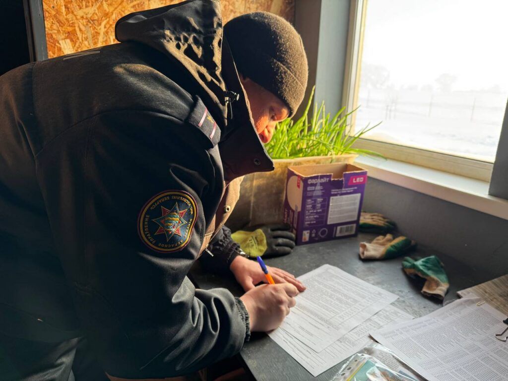 Сколько домовладений Смолевиский РОЧС проверил сегодня в районе