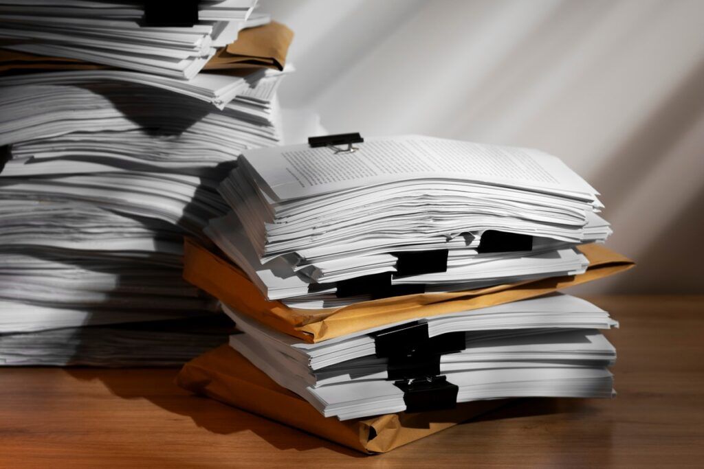Юрист объяснила, какие документы нельзя выбрасывать