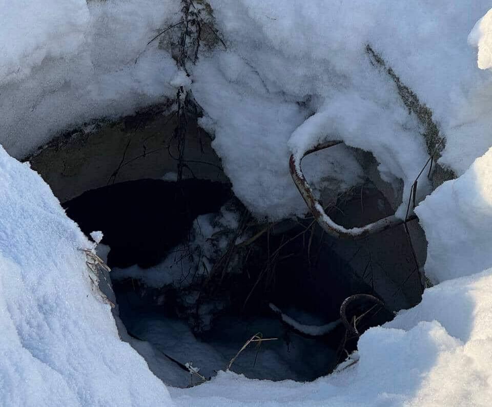 В Смолевичах дети провалились в открытые люки