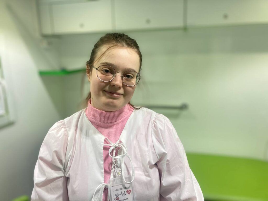 Помощник врача рассказала о плюсах работы в передвижном ФАПе