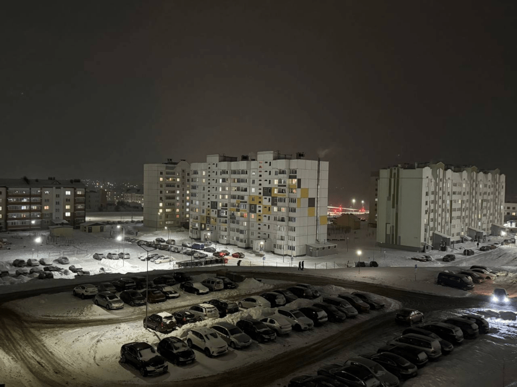 Посмотрели, как в новом режиме заработали фонари в Смолевичах