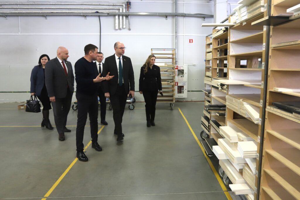 От патриотизма до экологии. Глава Минприроды встретился с коллективом «Геос Идеал»