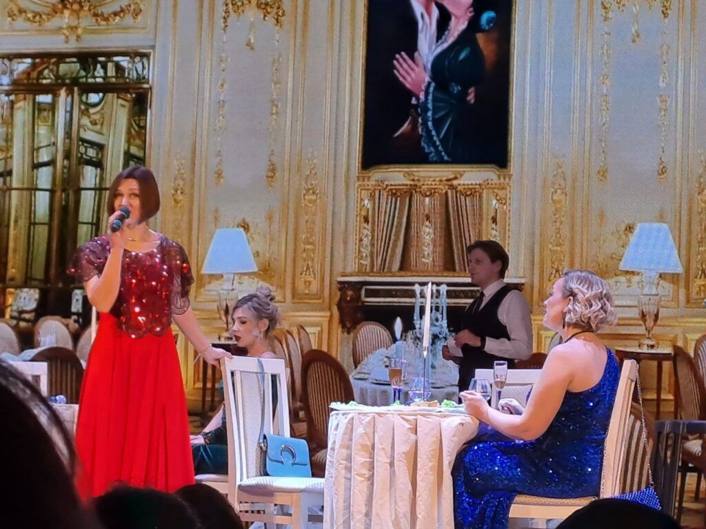 «Ритмы любви» звучали на сцене: как прошла театральная премьера «Точки А»