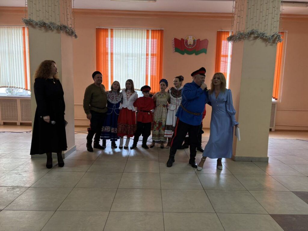 «Стараемся удивить»: как поздравили мужчин в центе по обеспечению