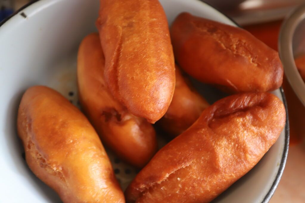 Кондитер из Зелёного Бора поделилась рецептом пирожков из детства