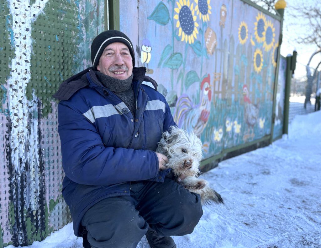 К самолетам давно привыкли: за что житель Пятилетки любит свою деревню