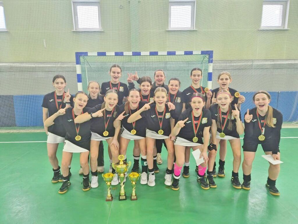 Юные хоккеистки выиграли республиканскую спартакиаду