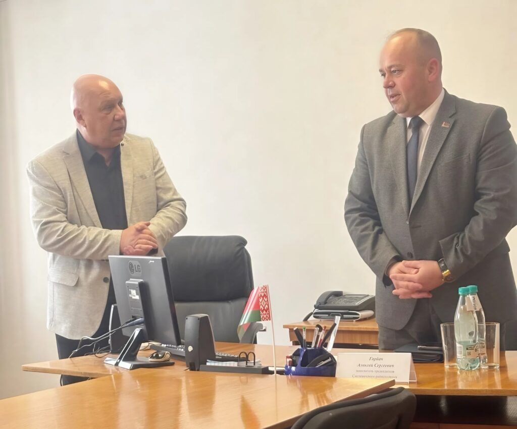 Заводчане задали вопросы — заместитель председателя ответил