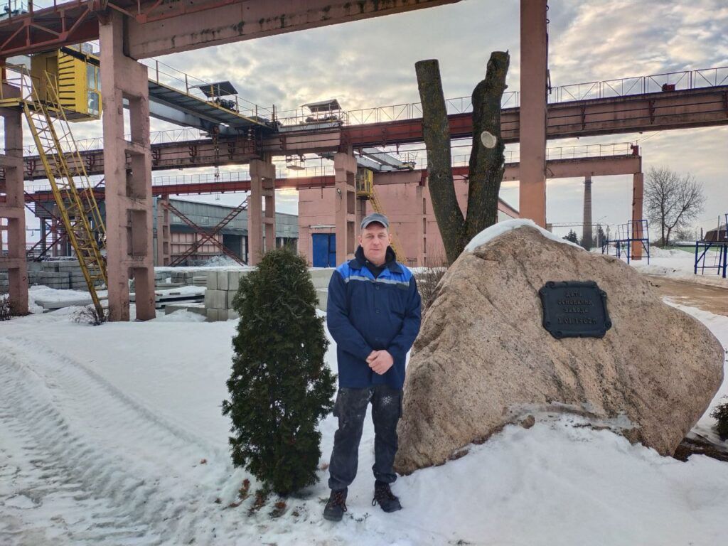 Расскажем, как работник завода воспитывает шестерых детей и стал лучшим по профессии