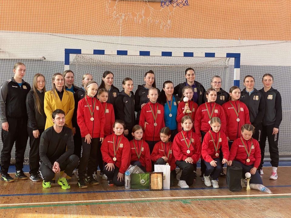 Смолевичские хоккеистки завоевали серебро на домашнем первенстве