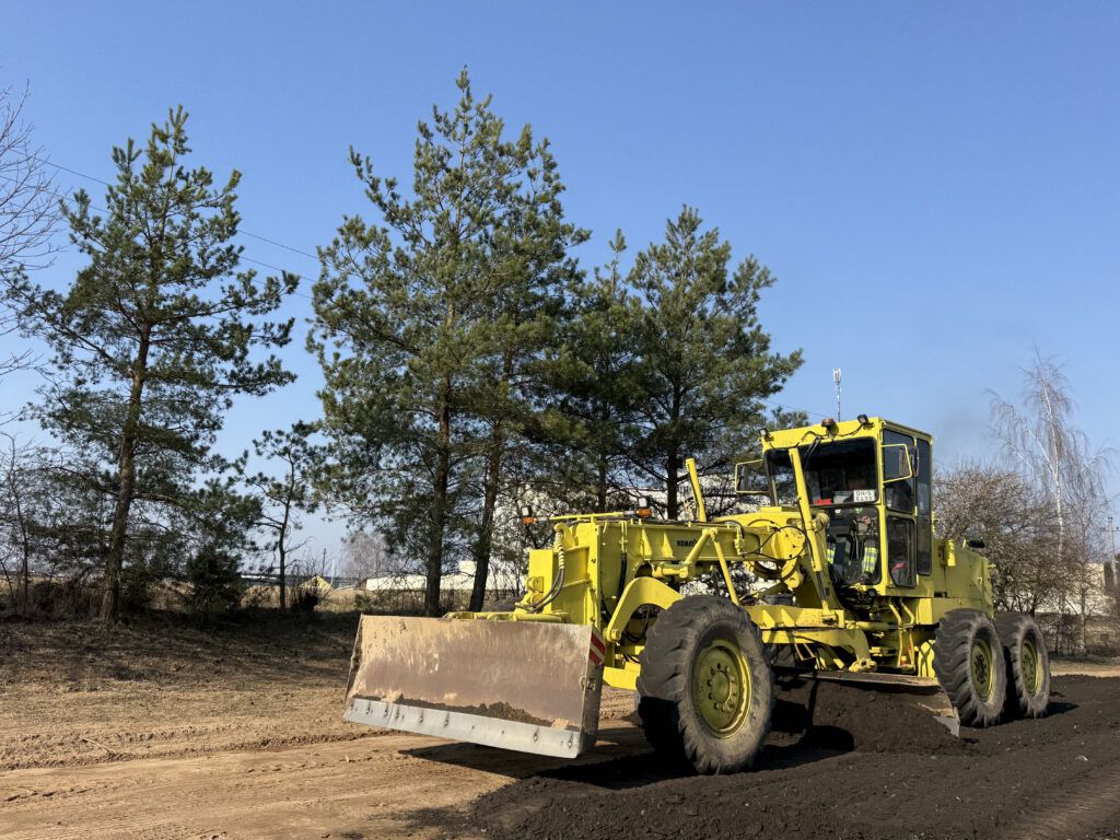Благоустройство продолжается. На улице Янки Купалы обновляют дорожное полотно