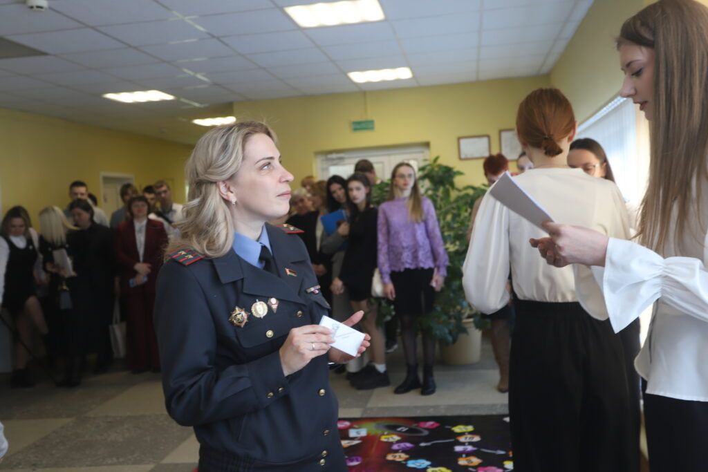 От   пальчикового театра до TikTok: в Смолевичах назвали лучшие практики по профилактике наркомании среди молодежи