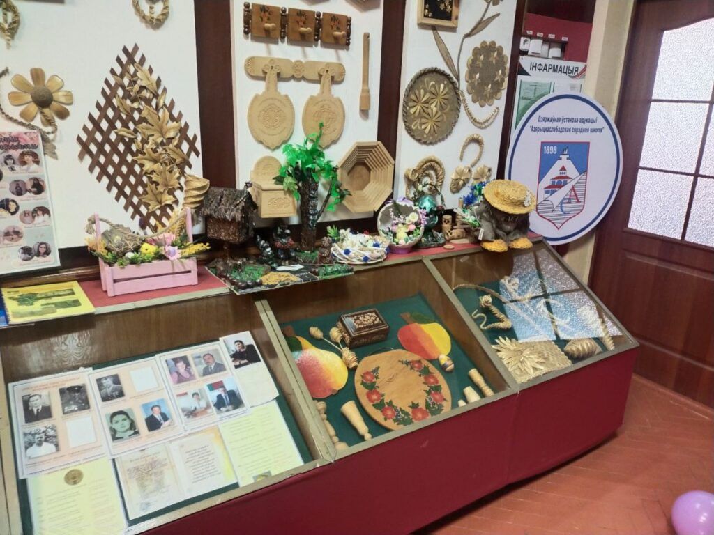 Руководитель школьного музея рассказала о ценных экспонатах