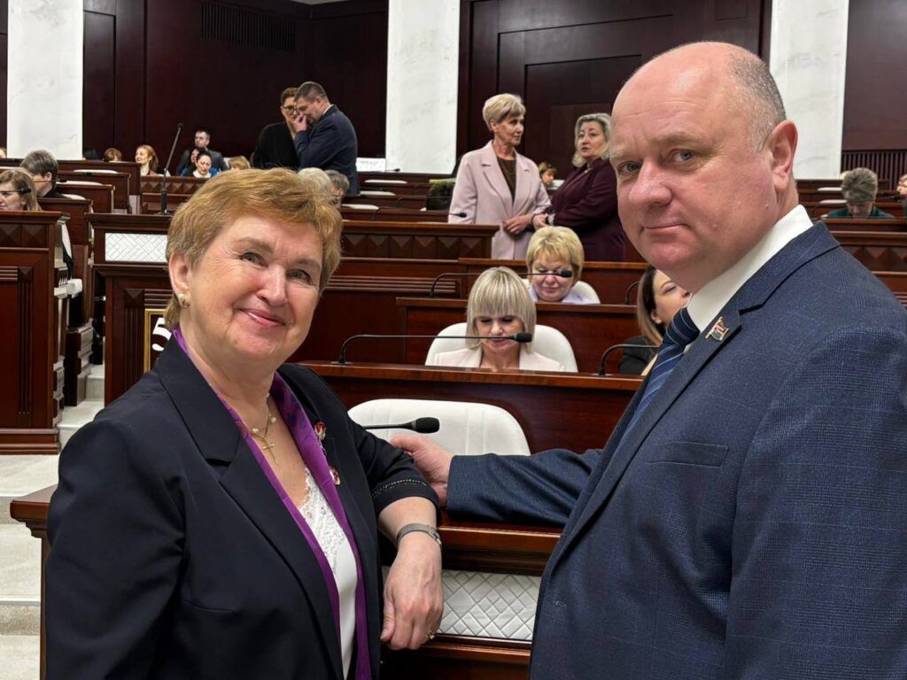 Республиканский форум «Женщина и будущее деревни» объединил представительниц 118 районов Беларуси. Среди них и смолевичанка