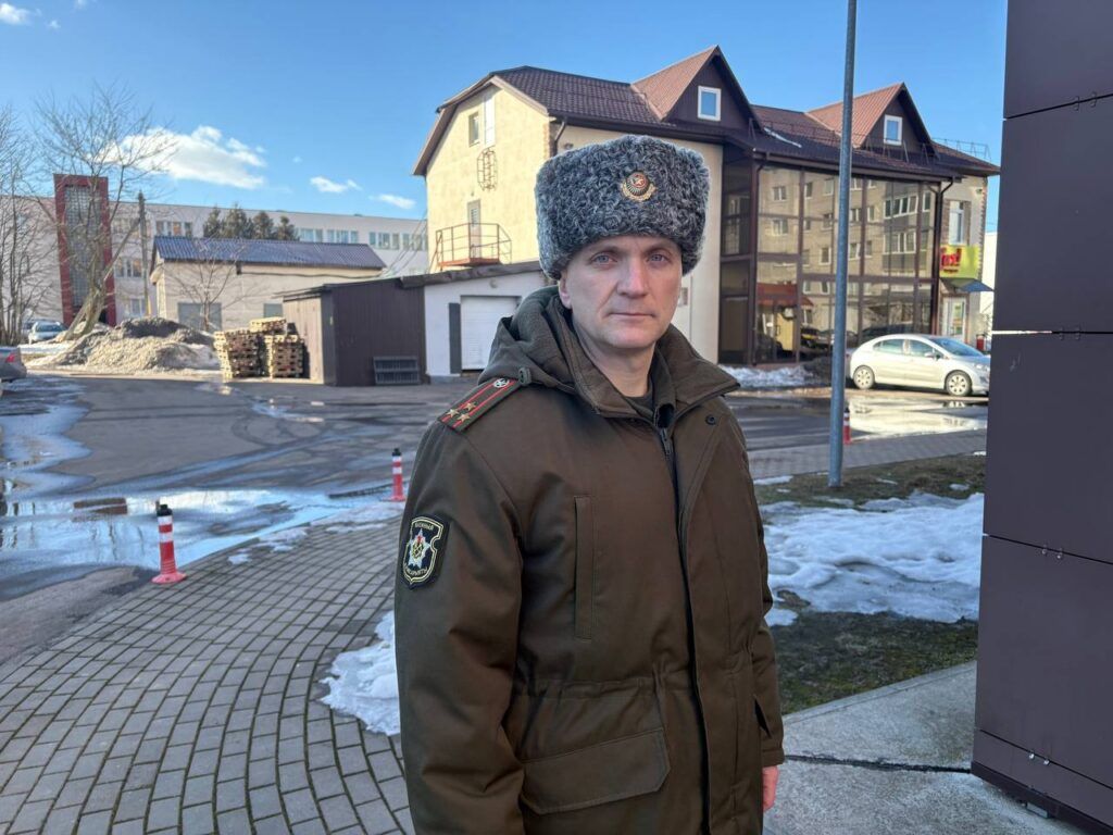 Военком рассказал о воинском долге, настоящих мужчинах, статистике по уклонистам и количестве призывников, которых разыскивают