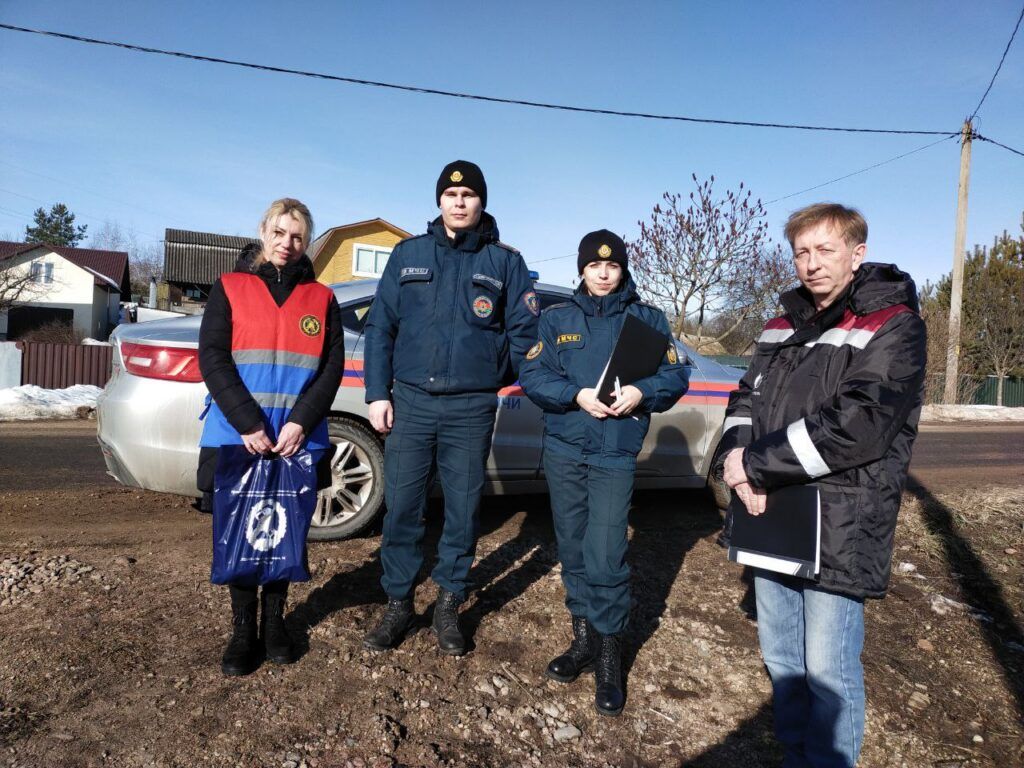 Пожарная проверка. В канун 8 марта спасатели обследовали дома Заболотского сельсовета