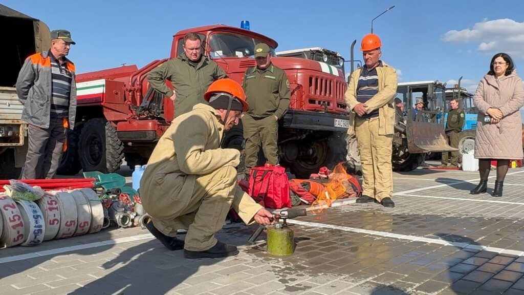 В Смолевичском лесхозе прошел смотр готовности к пожароопасному сезону