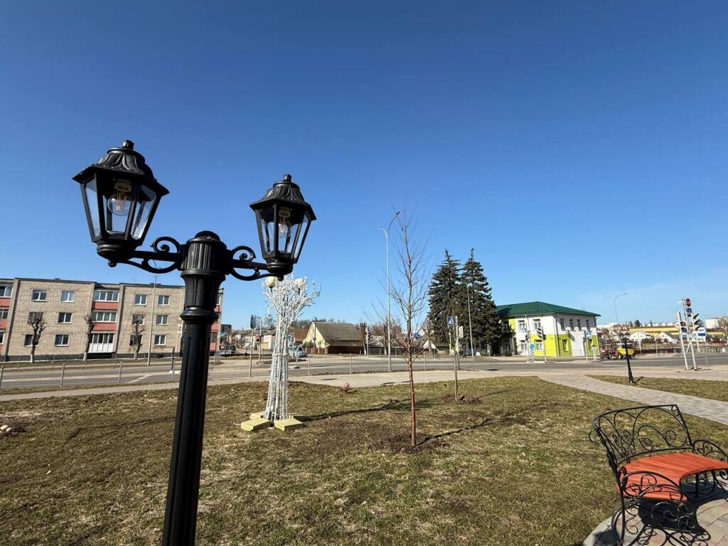 Обзор за неделю. На Смолевиччине прошел субботник, дороги приводят в порядок, в микрорайоне Юго-запад появится новая зона отдыха