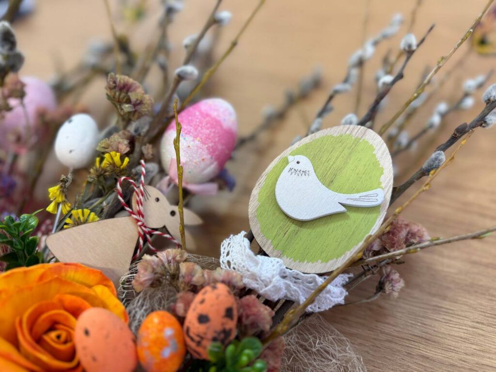 Где купить самые красивые вербочки? Раскрываем секреты пасхальной мастерской в Смолевичах