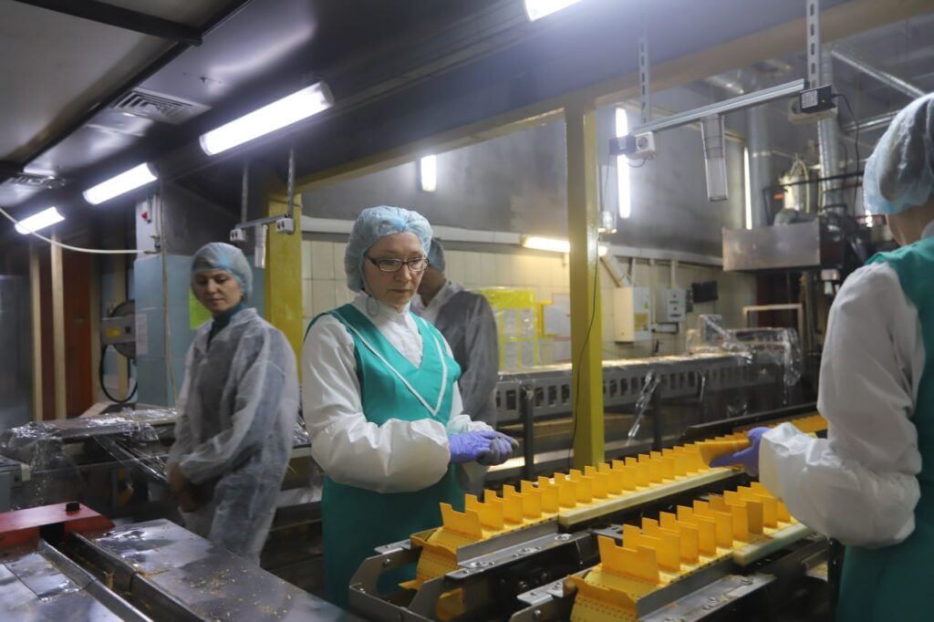 Роднае сваё. Посмотрите, как делают чипсы в Зеленом Бору