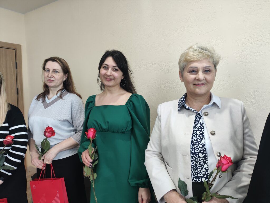 «У нас так каждое утро начинается!»: посмотрели, как в райагросервисе поздравили женщин