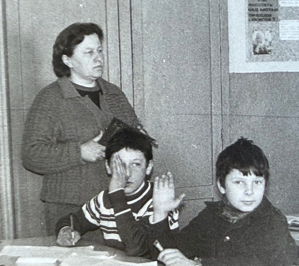 Женский код. Учитель-математик из Кленника отмечает 80-летний юбилей