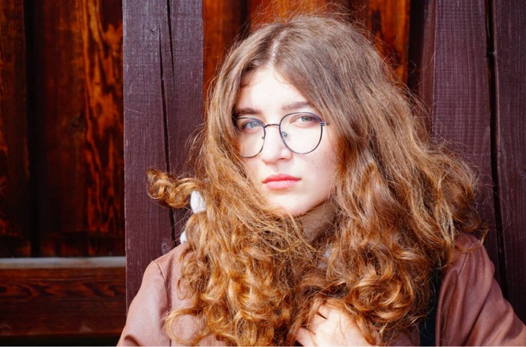 Сказочные декорации Зеленого Бора: что ищет на родных улицах студентка «Глебовки»