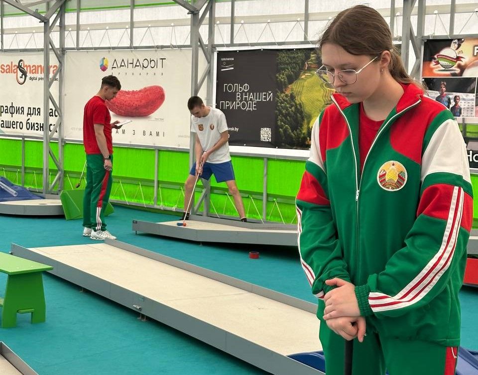 На корте в деревне Высокое открыли сезон по мини-гольфу