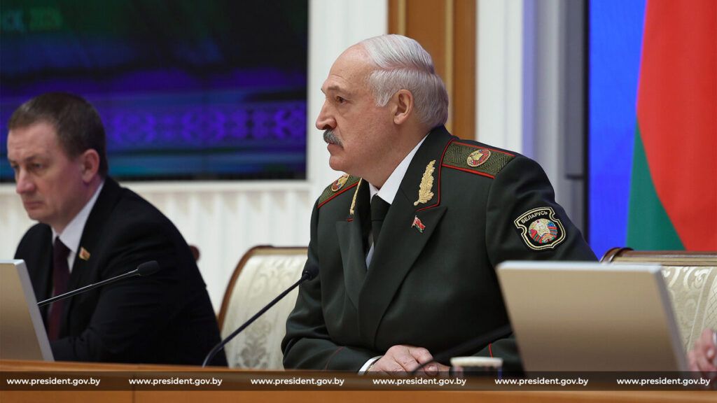 Лукашенко раскритиковал подход к проверкам в армии
