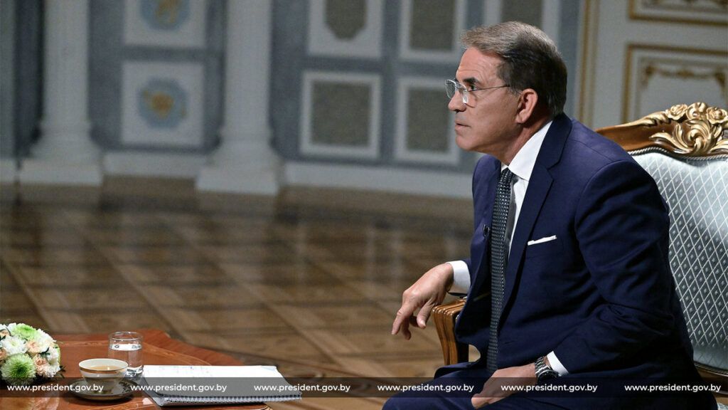 Журналист Санчес после интервью с Президентом: «Если Лукашенко диктатор, то я — королева Англии»