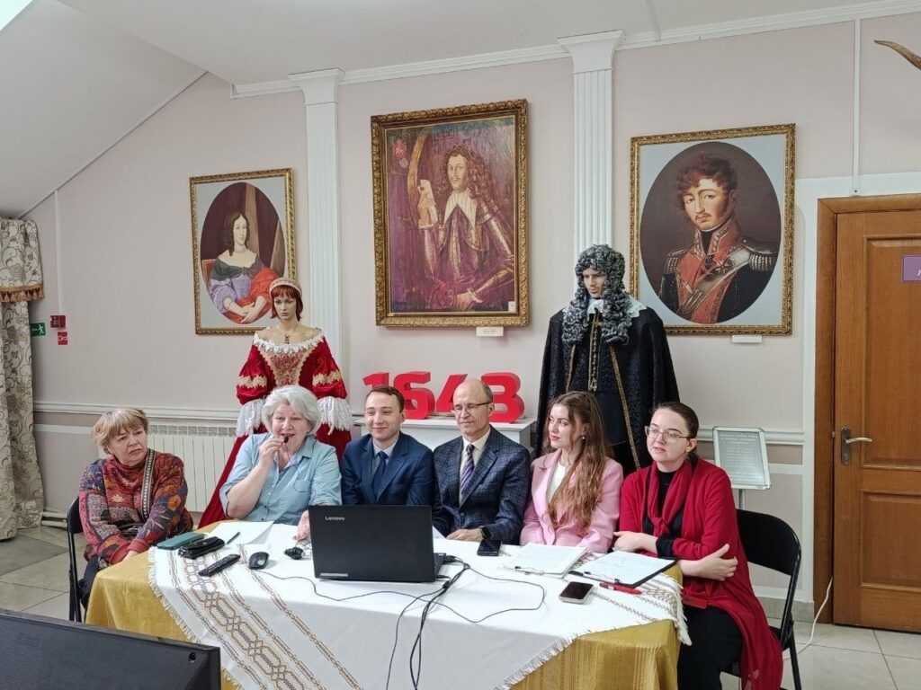 Учитель Барсуковской школы организовал телемост с российской Тындой