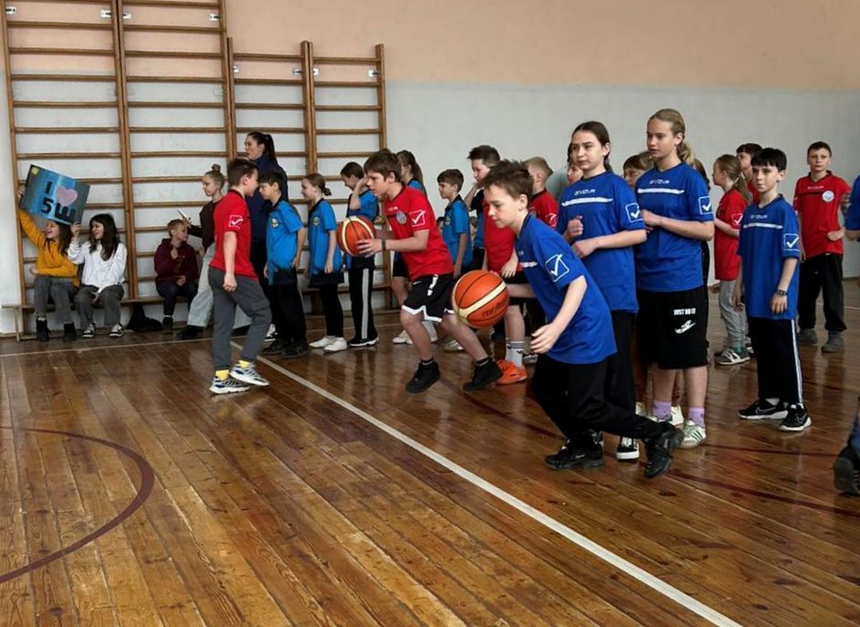 В Смолевичах завершилась Неделя здоровья: пятиклассники сразились в «Олимпийских эстафетах»