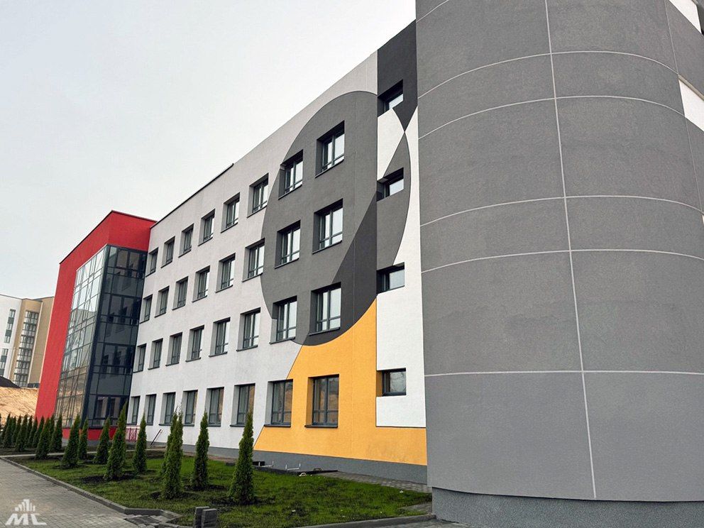 Завершилось строительство новой школы в Смолевичах