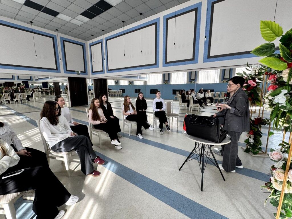 Бьюти-разбор от профи: топ-визажист зарядила будущих участниц «Мисс Весна БРСМ»